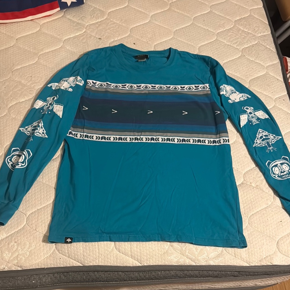 Lifted research group Mens M graphic, long sleeve shirt